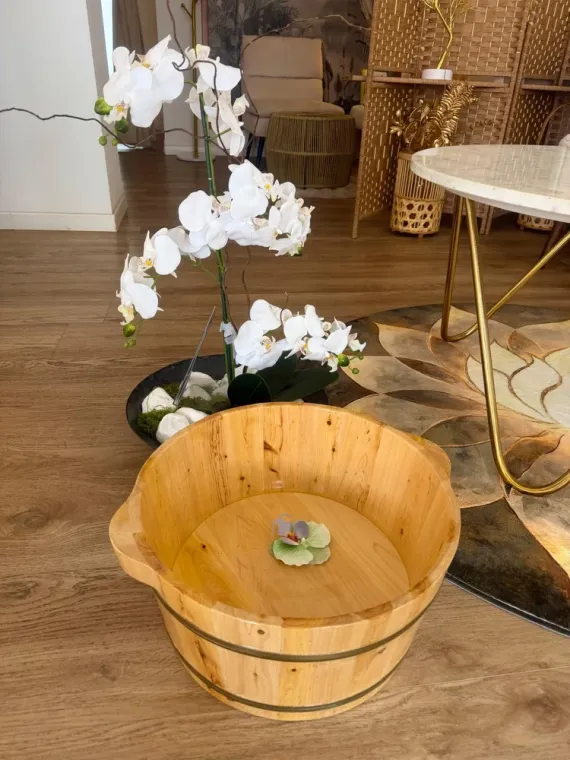 Bain relaxant pour les pieds avec sel d'Epsom à Albi, Albi, epsö by Thuy